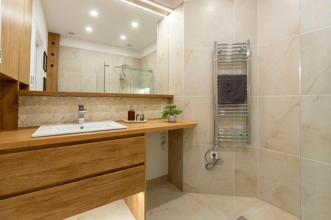 Exclusive Dohany Apartment With Balcony Next To The New York Cafe Budapest Esterno foto