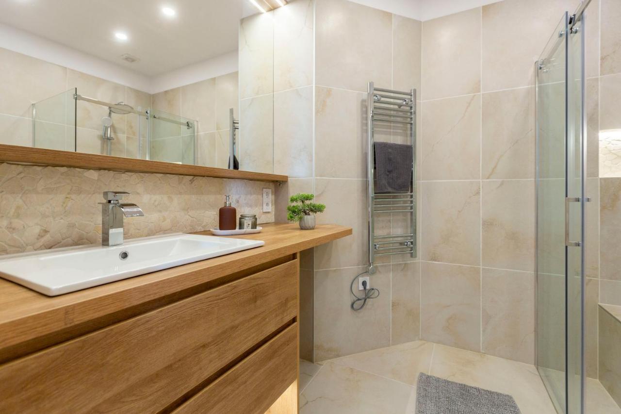 Exclusive Dohany Apartment With Balcony Next To The New York Cafe Budapest Esterno foto